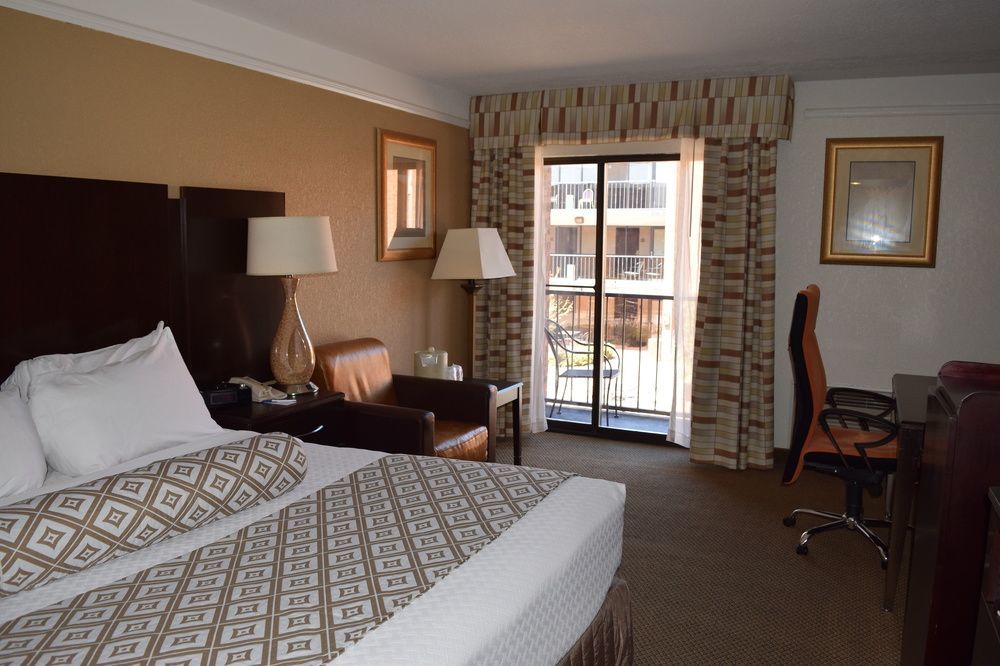 Four Points By Sheraton Detroit Новай Екстер'єр фото